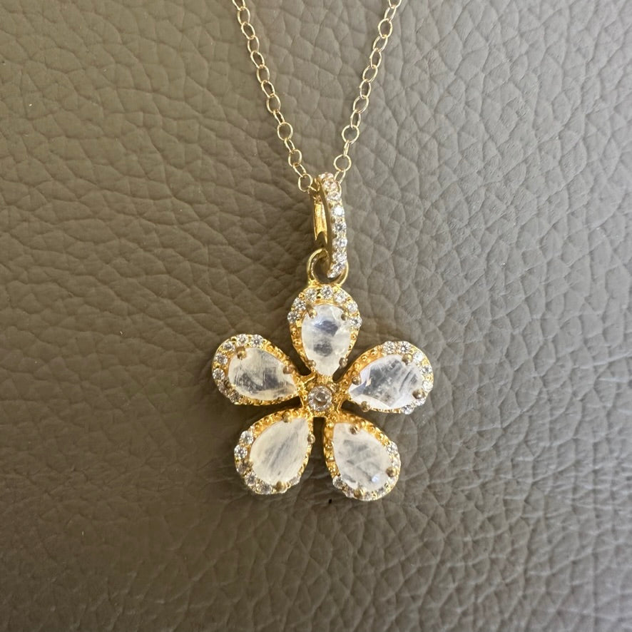 Flower White Topaz  Sterling Silver Necklace 